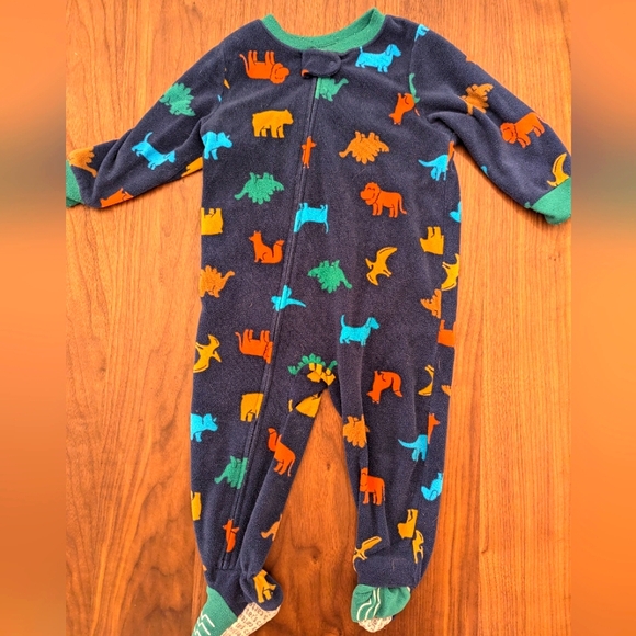 25% discount bundle 3+! 2 Cozy fleece baby footie pajamas - bundle discount! - Picture 2 of 7